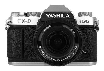 Yashica Camera Digital Fx-d 100 Silver Simulación Film With Zoom 3X — image 1