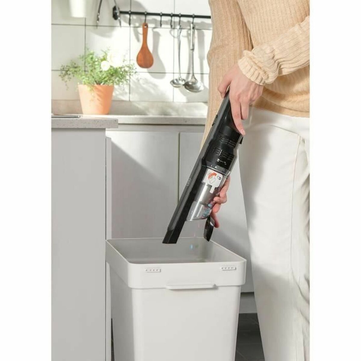 V8HE645CDCE5574B3F09C78FCC3007577A8R7025892P4