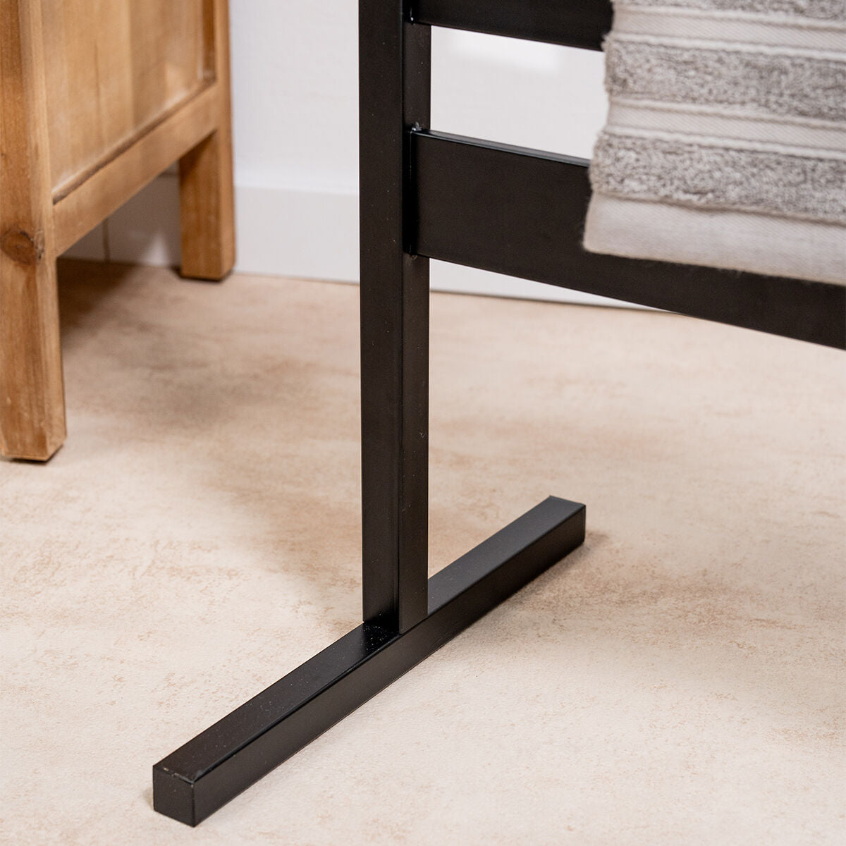 V3H12E0A47AFB37C239EA568AACD871678AR7713970P5